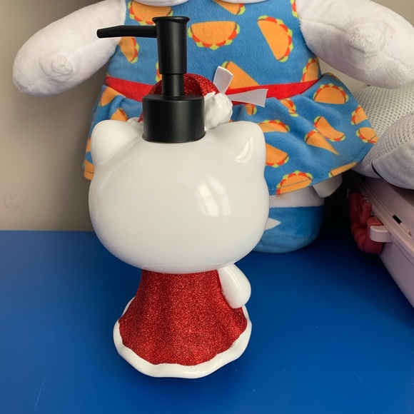 Hello Kitty christmas soap dispenser - Picture 3 of 3